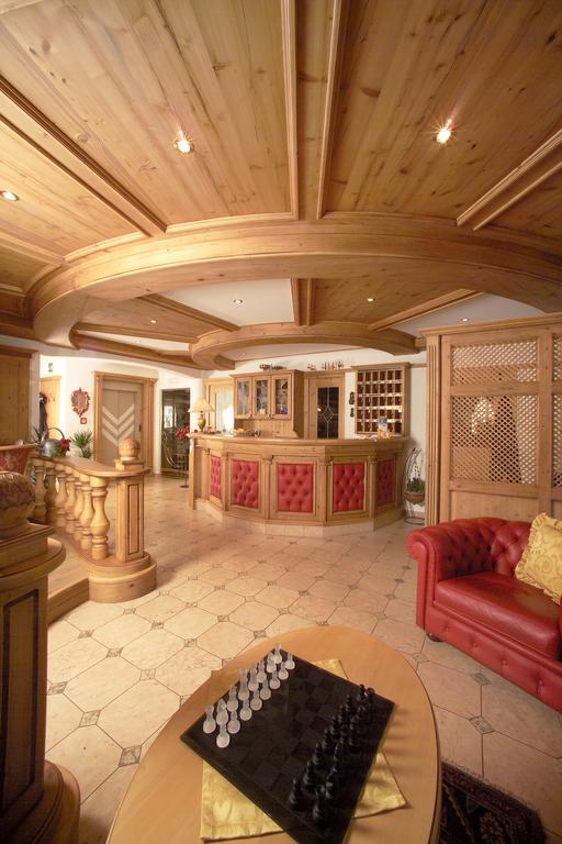 Hotel Flora Селва ди Вал Гардена Екстериор снимка